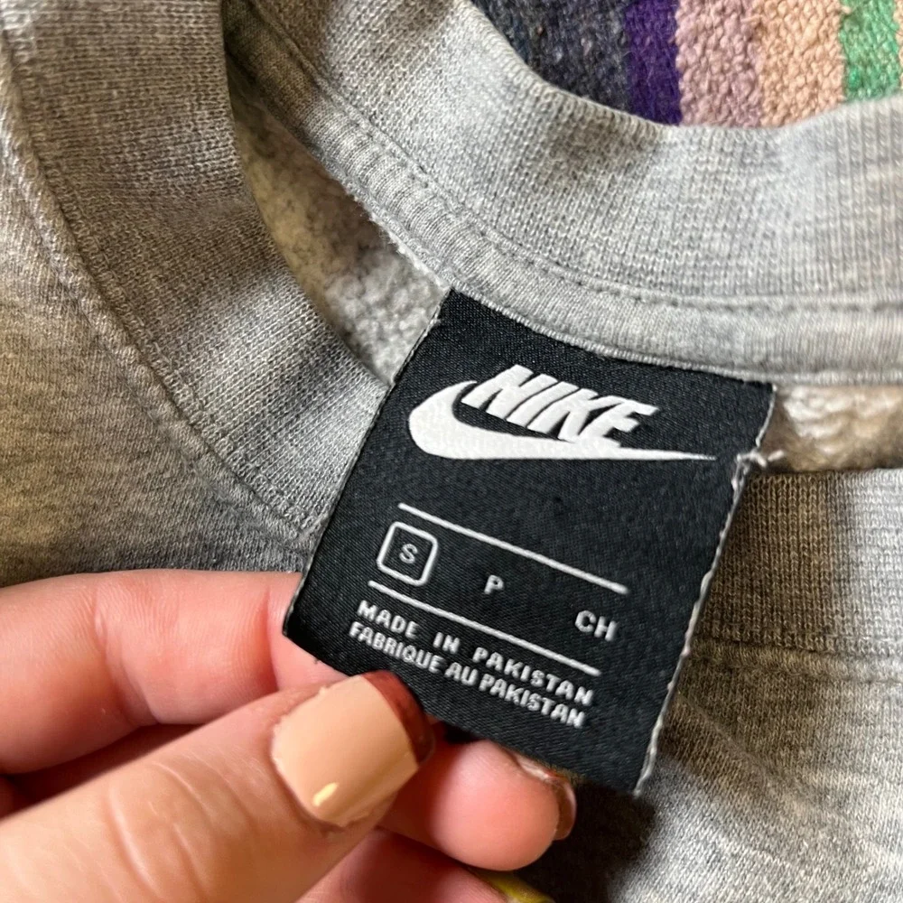 Nike Sweatshirt Women Small Gray Cropped Oversized Crewneck Fleece Pullover AV60